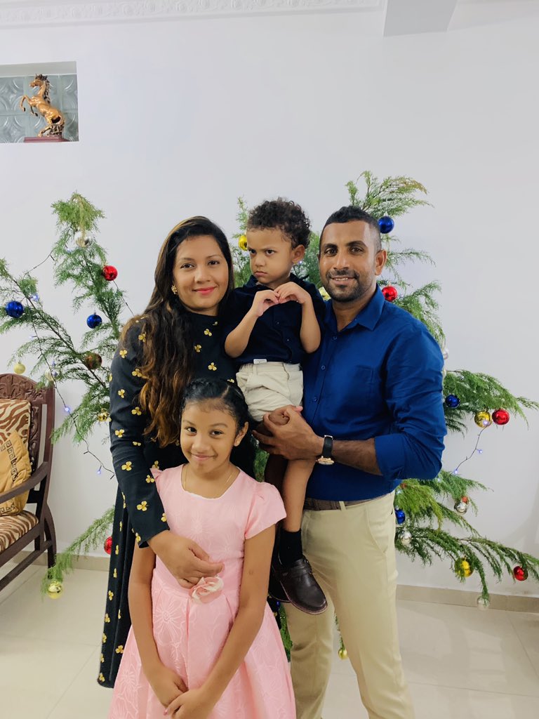 Christmas portraits of Sri Lankan cricketers with their families